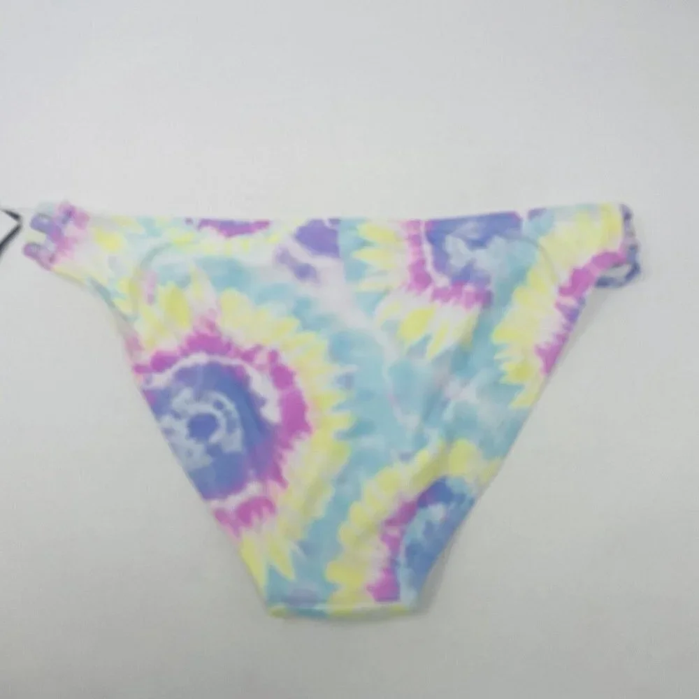 California Waves new swim